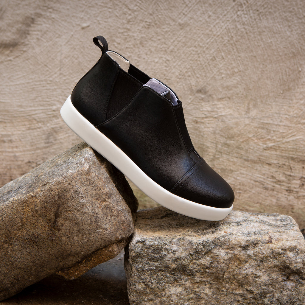 Parker Black Nappa slip-on bootie on the Comfort Athleisure outsole, a fashionable choice for your outfit of the day. PAR-601_S1X