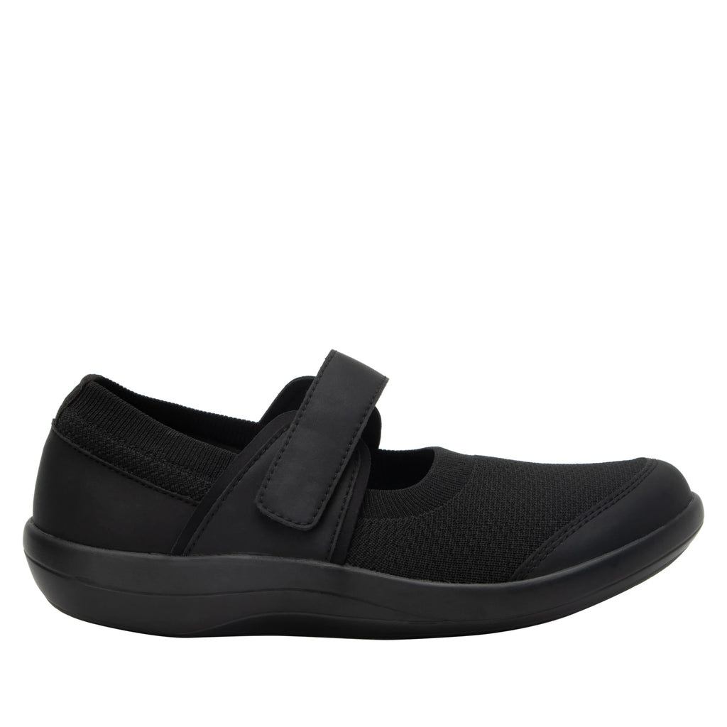 Dinamo All Black shoe with a Dream Fit® knitted upper and lightweight responsive sport rocker outsole. DMO-5004_S3
