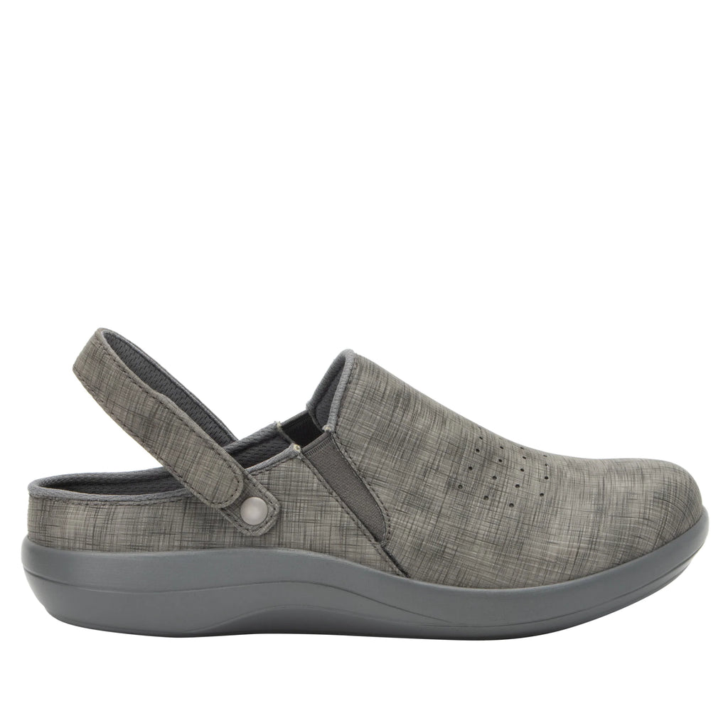 Skillz Etched Smoke sport rocker a convertible slingback clog with a lightweight responsive outsole. SKI-7474_S3
