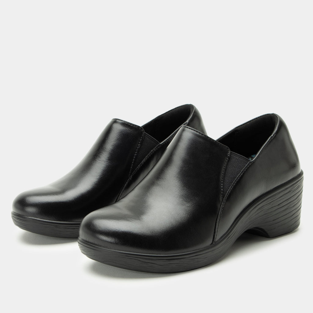 Skylar Noir Shoe | Alegria Shoes