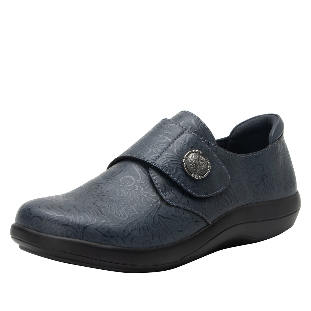 Spright Aged Skies sport rocker shoe with a vegan upper and lightweight responsive outsole. SPR-7475_S1