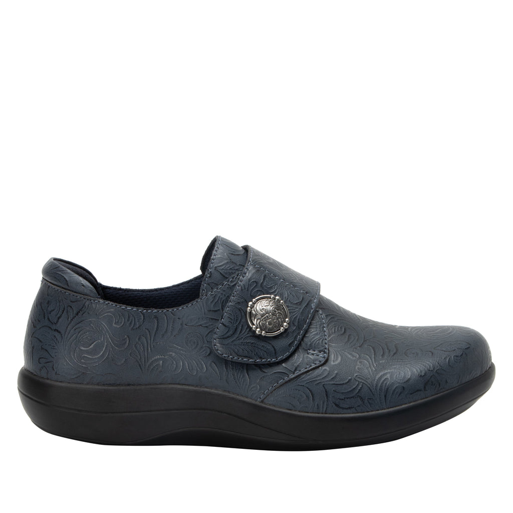 Spright Aged Skies sport rocker shoe with a vegan upper and lightweight responsive outsole. SPR-7475_S2