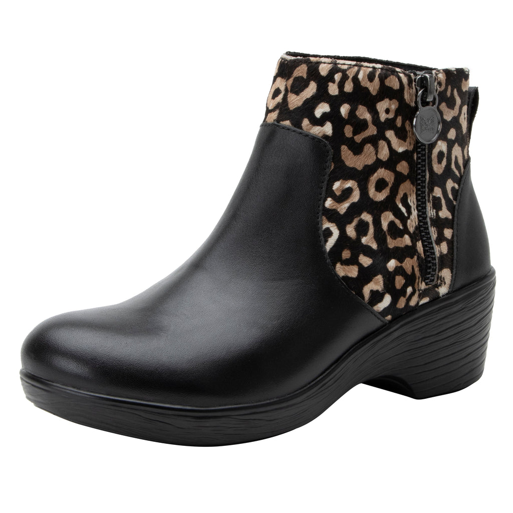 Serina Tundra Boot with an outside zipper on a wood look wedge outsole - SRI-7605_S1