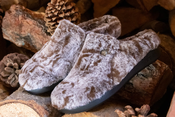 Shown Loungeree in Frosty Brown, a warm plush textile upper with warm lining with full coverage and heel up for secured fit.