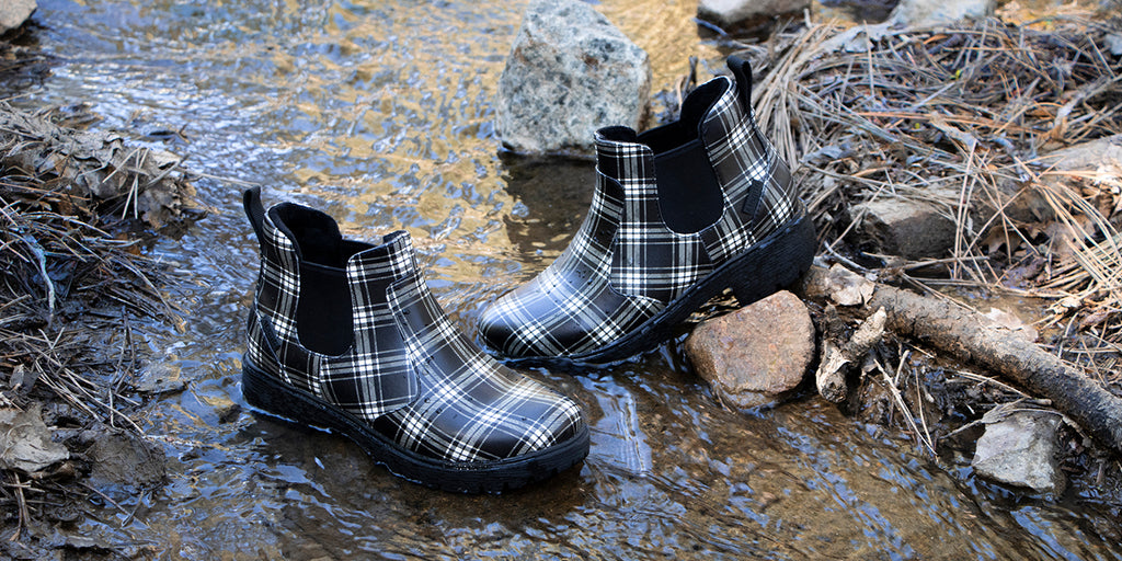 Rowen plaid water resistant on a Luxe lug outsole with warm lining. ROW-7610