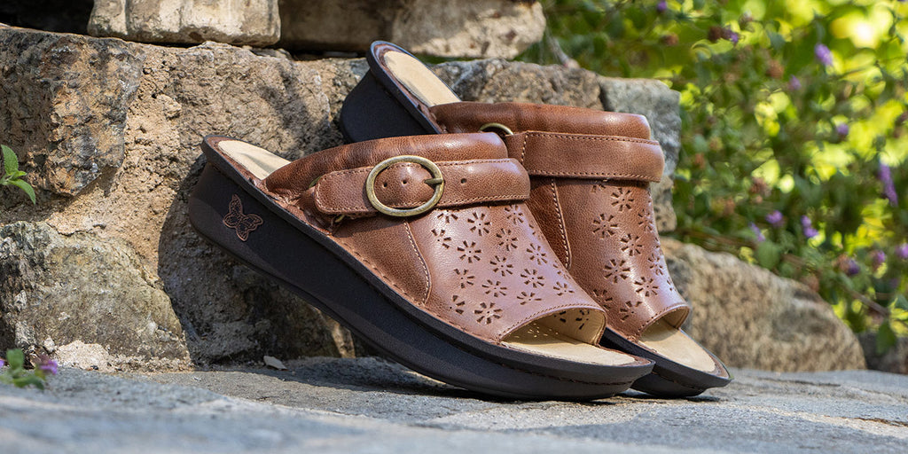 Klover Walnut sandal on classic rocker outsole with patented footbed design.