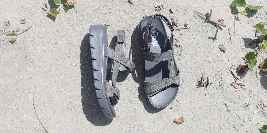 Henna Steel sandal on heritage outsole, with clean finish molded polyurethane footbed in a grey Steel color. HEN-7432