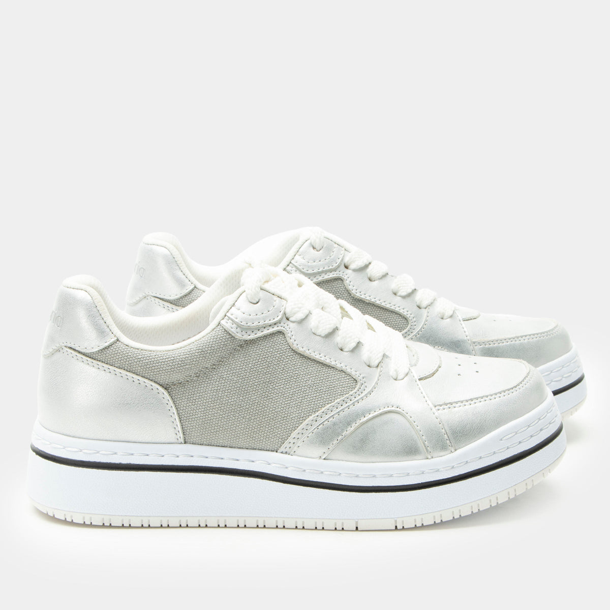 Alyster Shimmer Silver Shoe | Alegria Shoes