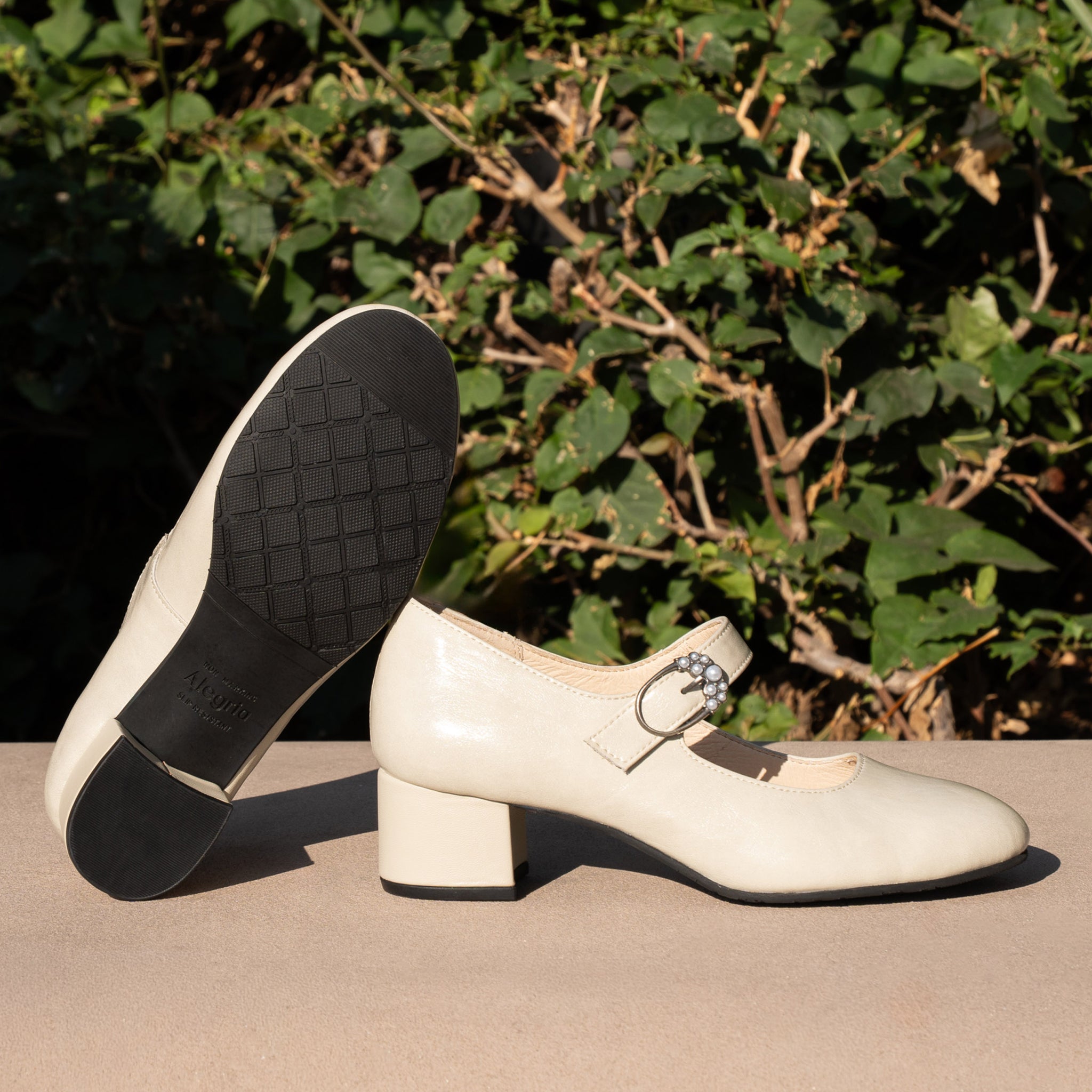 Ameliah Ivory Shoe - Alegria Shoes