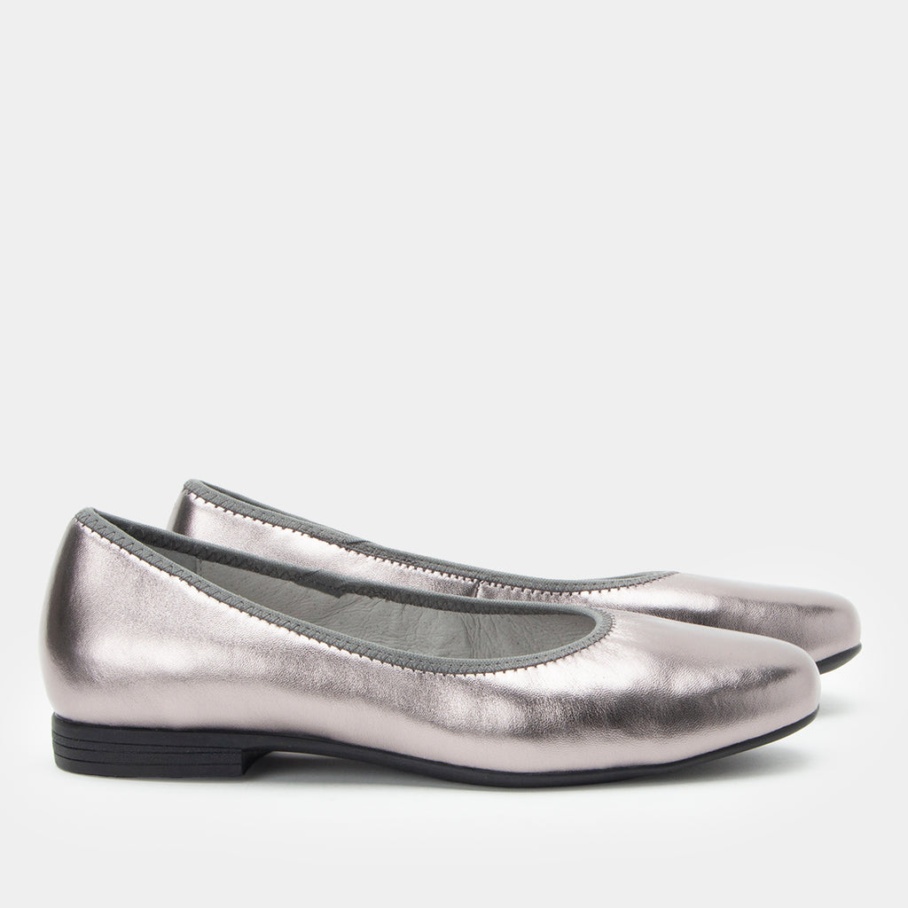 Arielle Pewter Shoe | Alegria Shoes