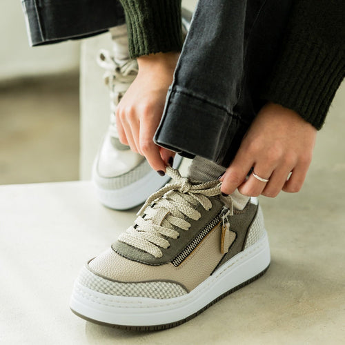 Averie Houndstooth Grey Shoe | Alegria Shoes