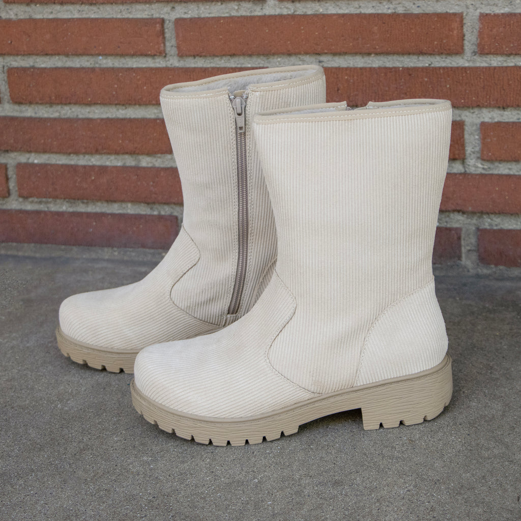 Chalet Cream Dream Boot on a Luxe lug outsole | Tan ribbed calf boot with a nubuck leather upper.