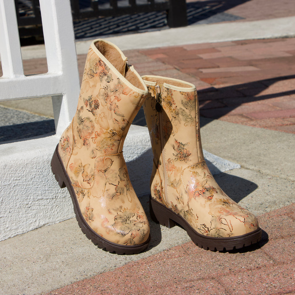 Chalet Desert Flora Boot on a Luxe lug outsole | Tan floral calf boot with a nubuck leather upper.