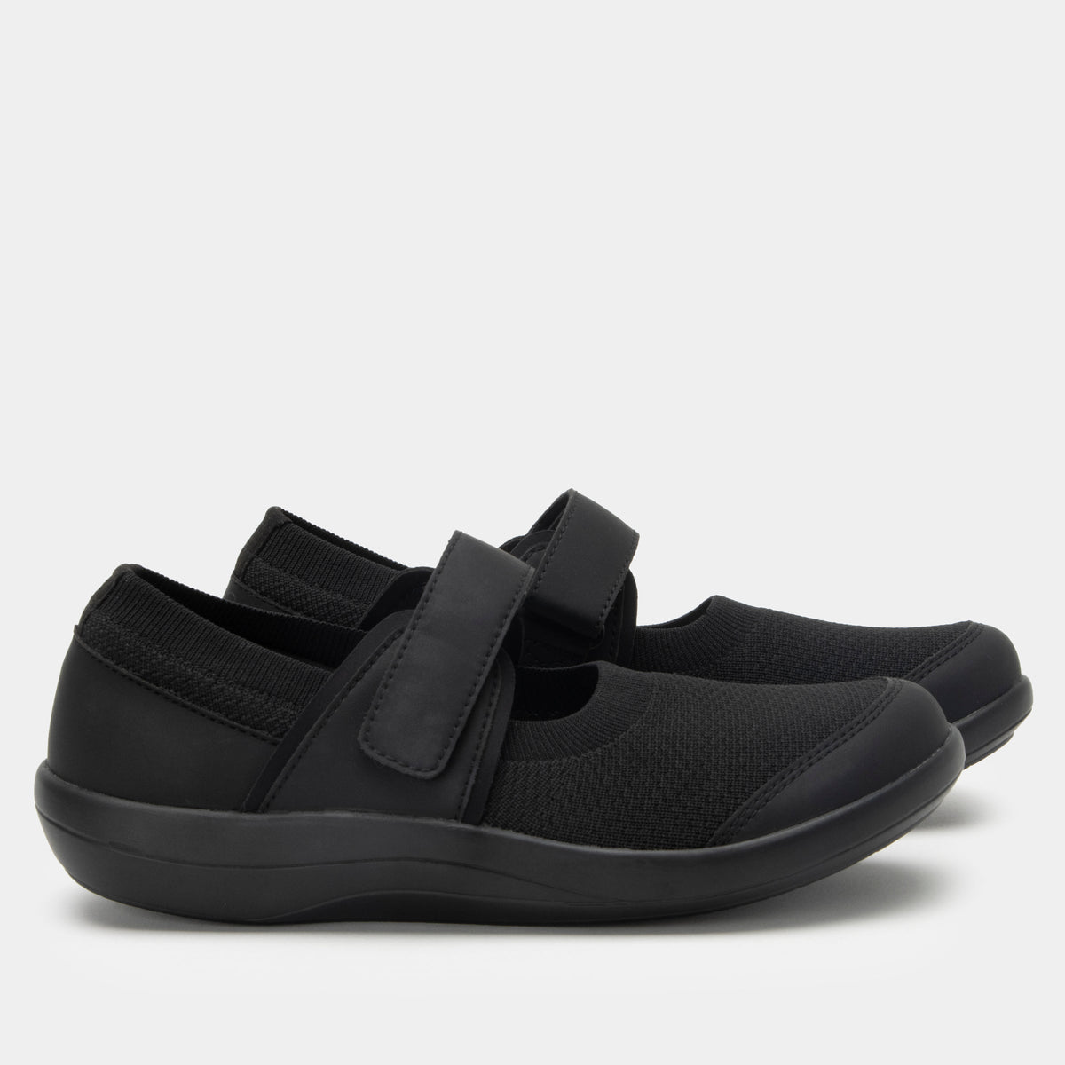 Dinamo All Black Shoe | Alegria Shoes
