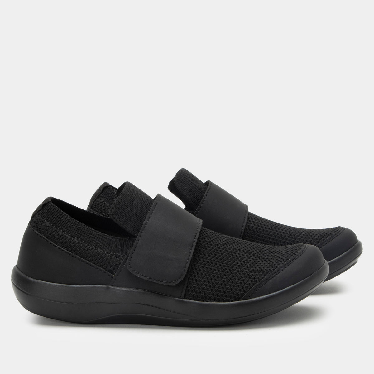 Dasher Black Out Shoe | Alegria Shoes