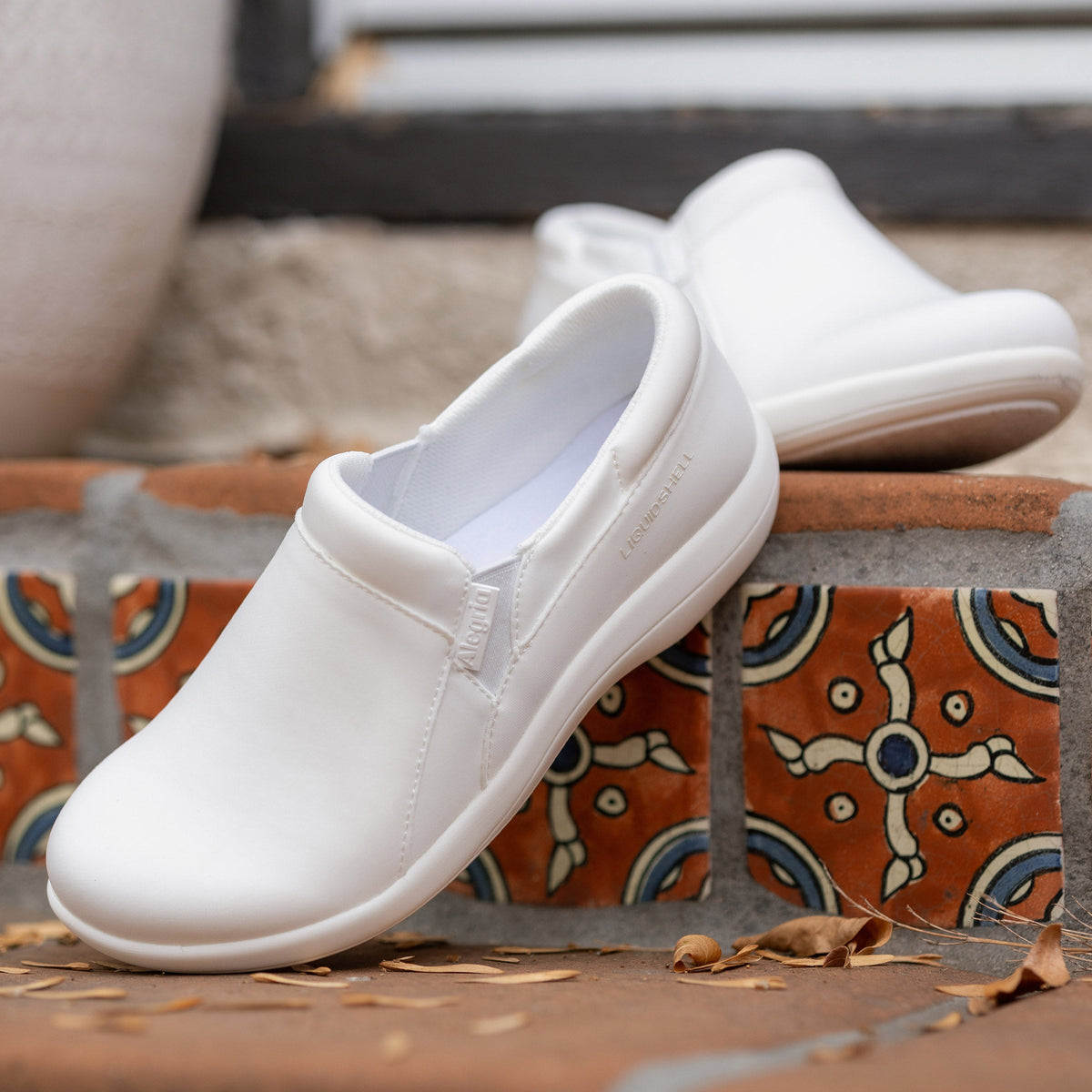Duette Liquid White Shoe | Alegria Shoes