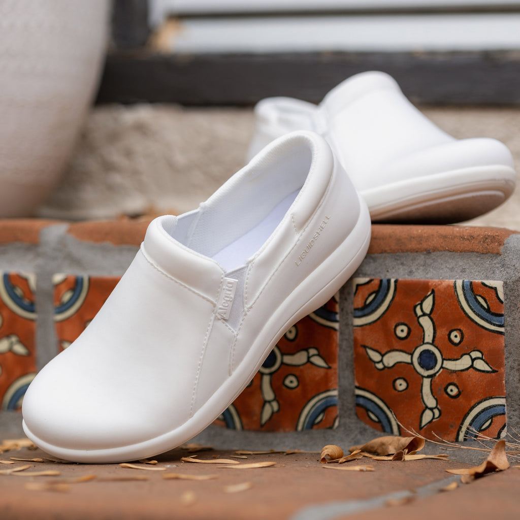 Duette Liquid White Shoe | Alegria Shoes