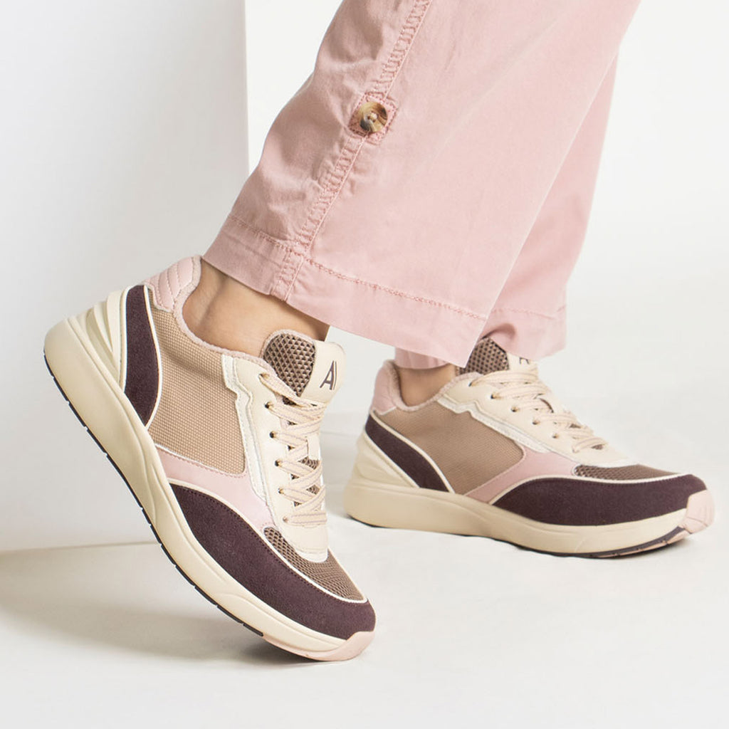 Embyr Chery Lacquer Shoe | Alegria Shoes