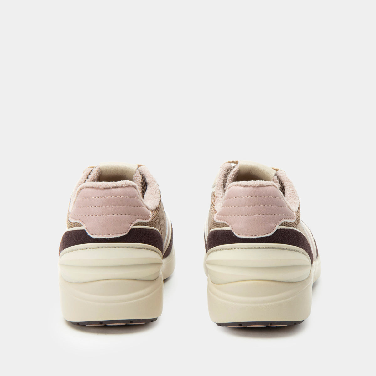 Embyr Chery Lacquer Shoe | Alegria Shoes
