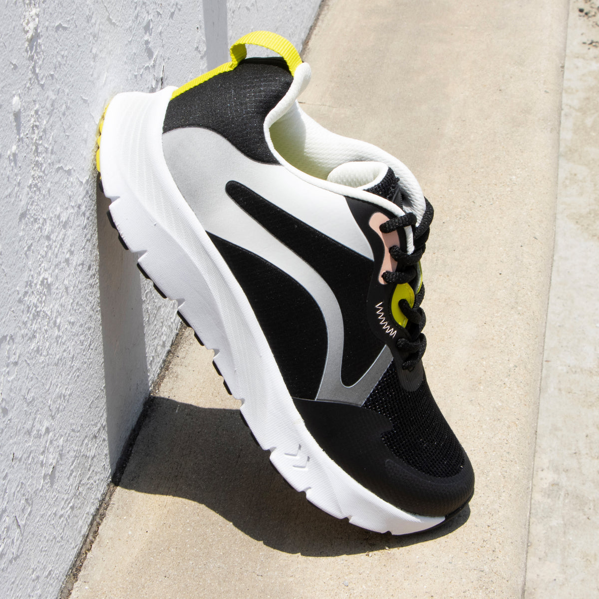 Exhault Cyber Carbon Shoe | Alegria Shoes