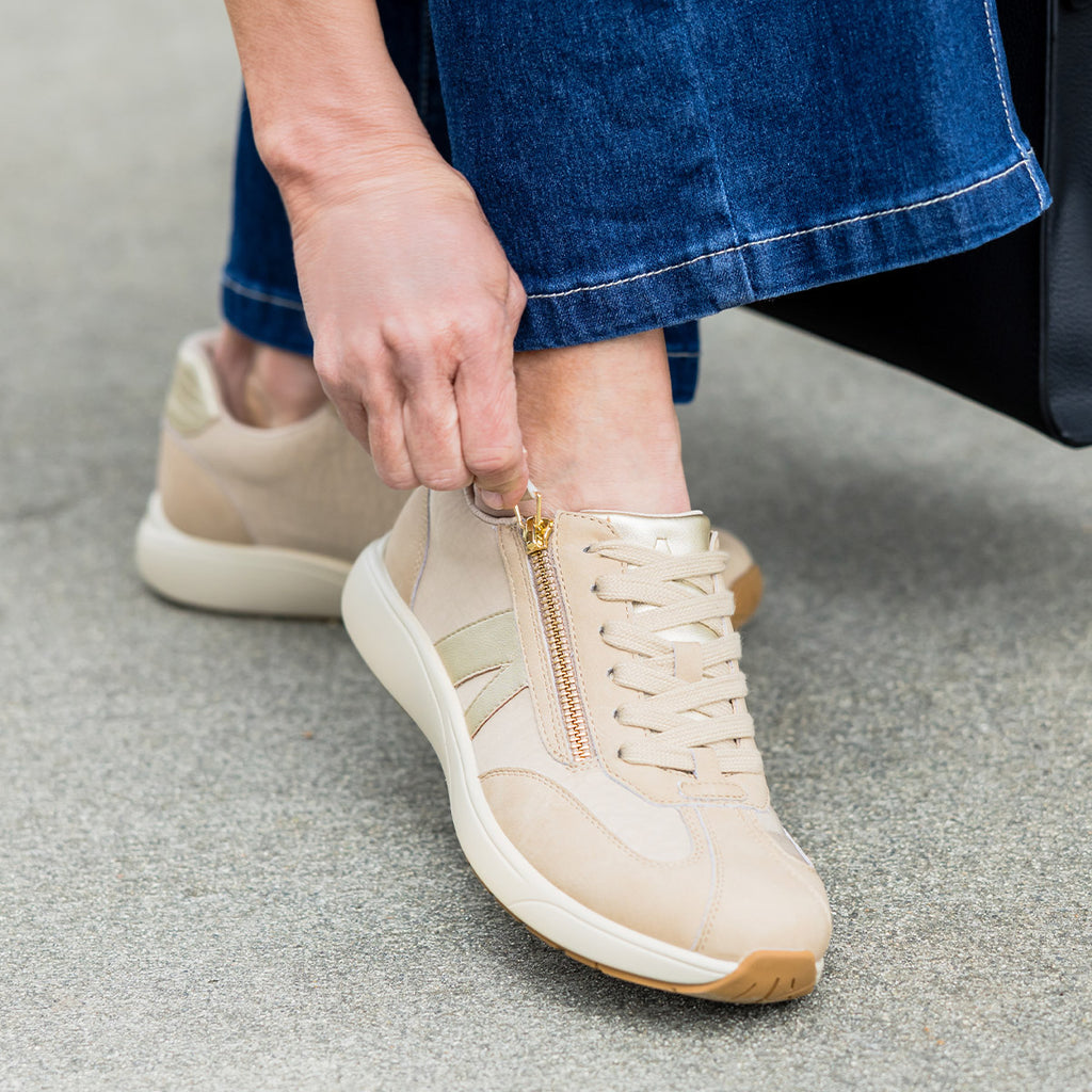 Eazeer Beige Shoe | Alegria Shoes