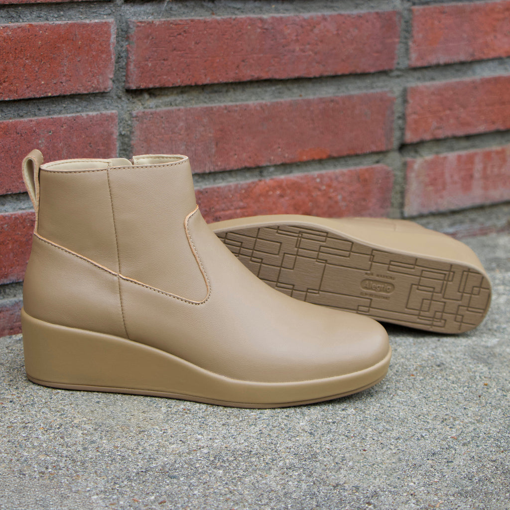 Hadi Black Boot on a Trimform wedge outsole |Tan leather ankle bootie on a wedge heel