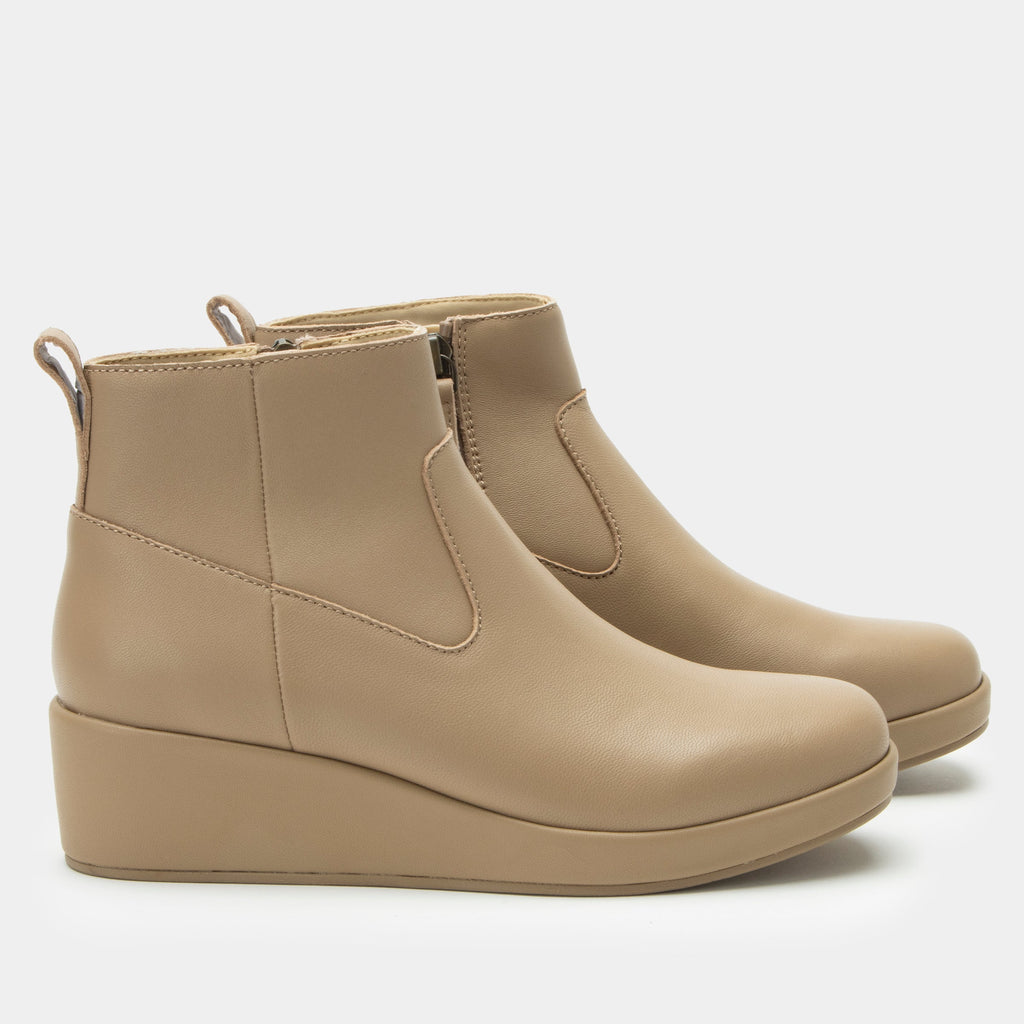 Hadi Black Boot on a Trimform wedge outsole |Tan leather ankle bootie on a wedge heel