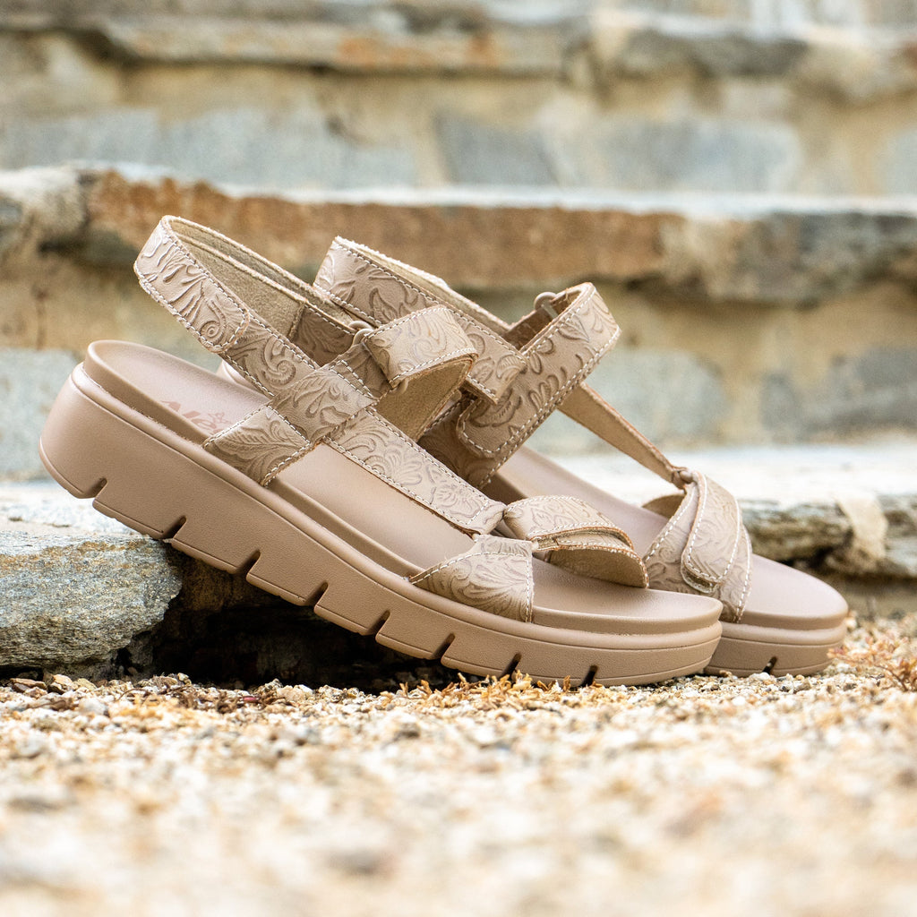 Henna Aged Sand Sandal | Alegria Shoes