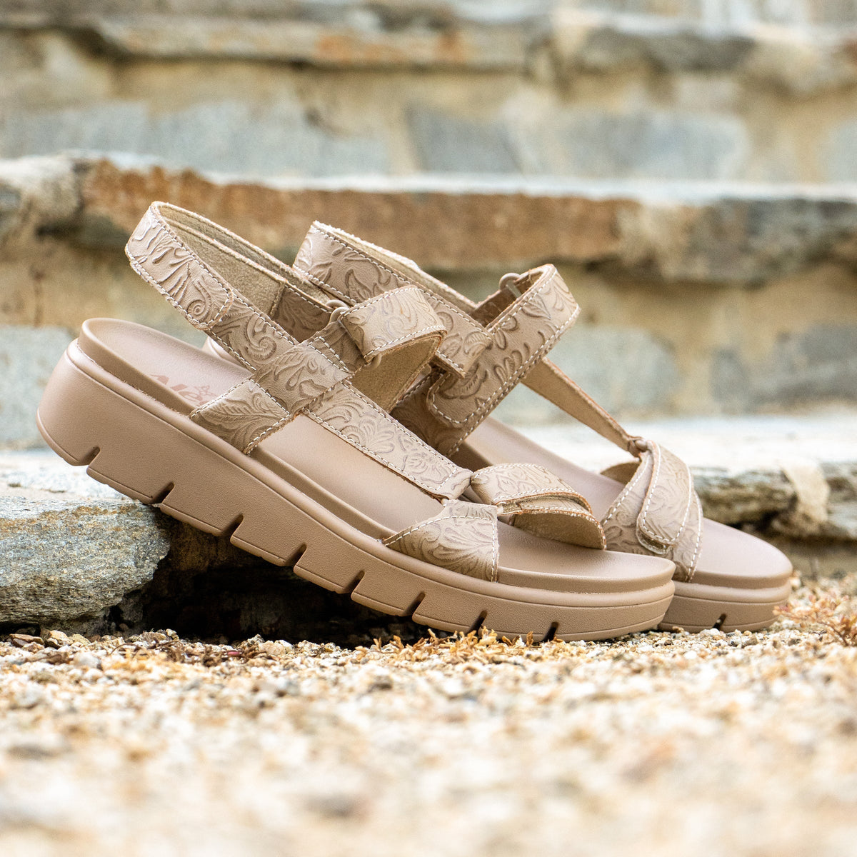Henna Aged Sand Sandal | Alegria Shoes