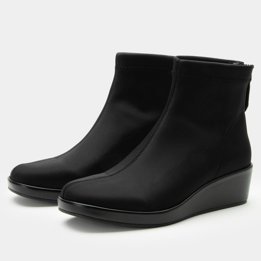 Harmoni Black Boot on a Trimform wedge outsole | Black Dream Fit ankle bootie on a wedge heel.