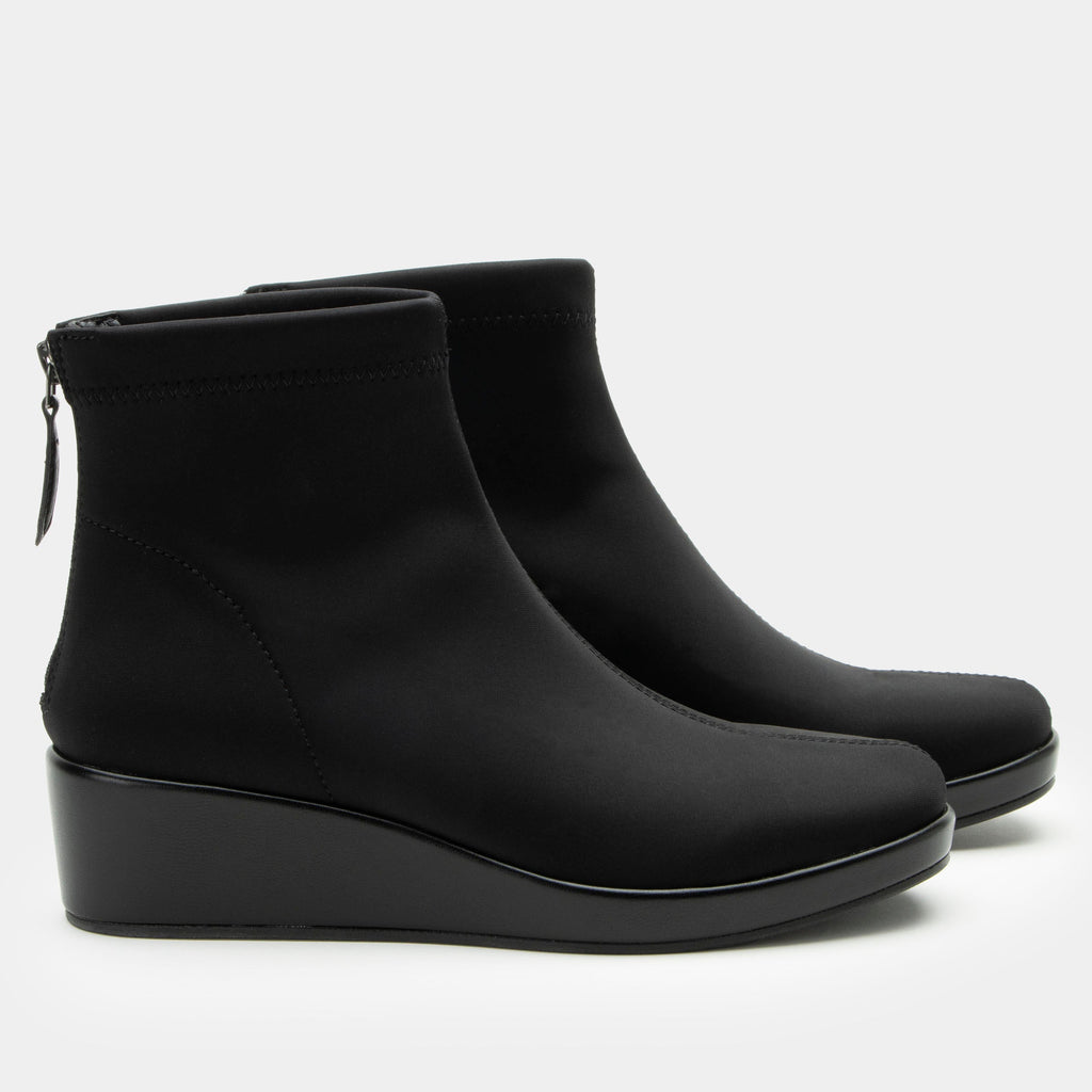 Harmoni Black Boot on a Trimform wedge outsole | Black Dream Fit ankle bootie on a wedge heel.