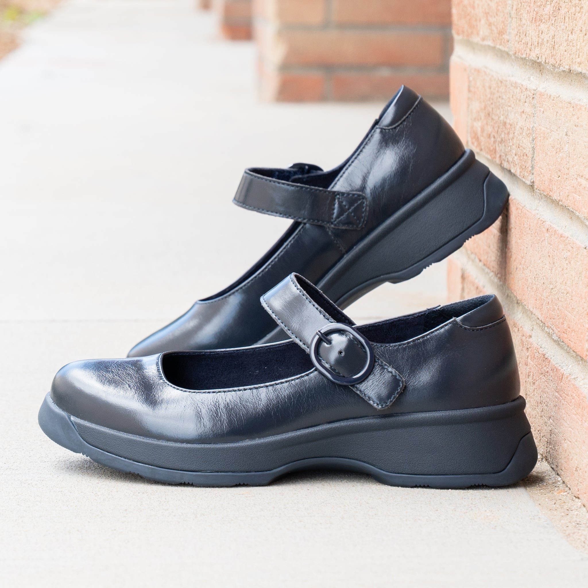 Jazmine Glazed Navy Shoe - Alegria Shoes
