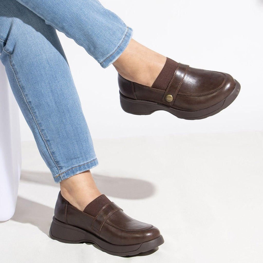 Janna Dark Chocolate Shoe | Alegria Shoes