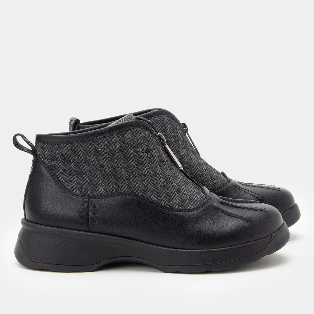 Junypur Black Boot