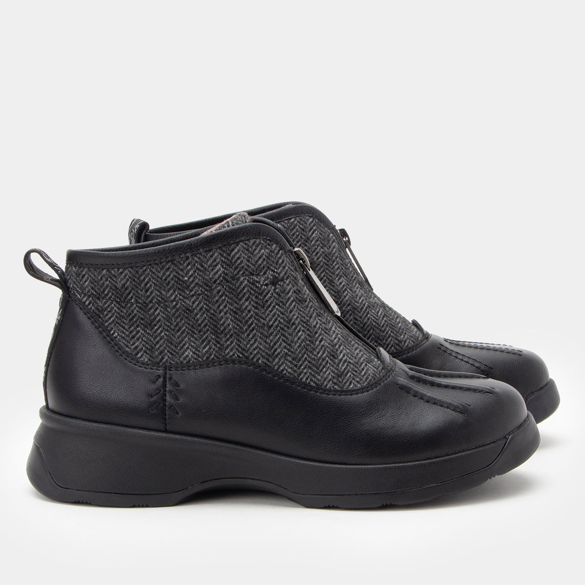 Junypur Black Boot