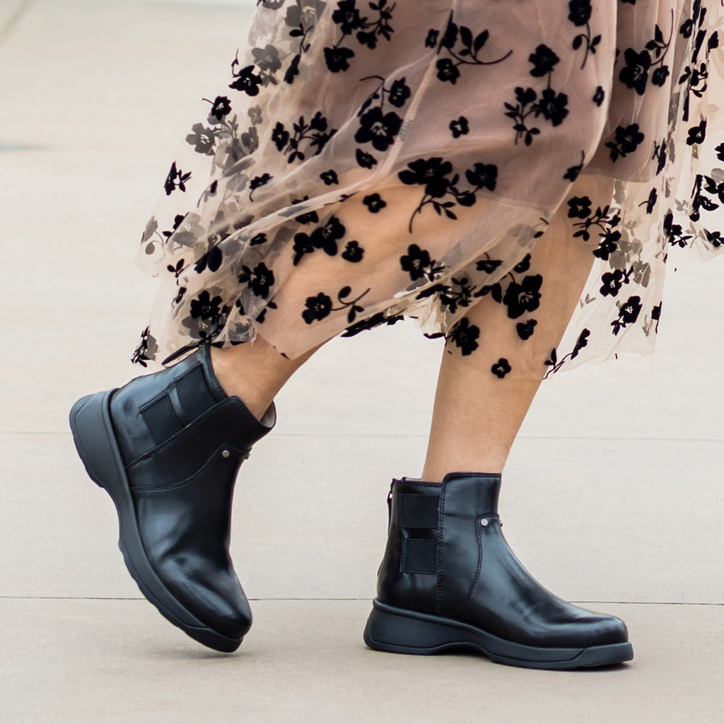 Jordyn Black Boot | Alegria Shoes