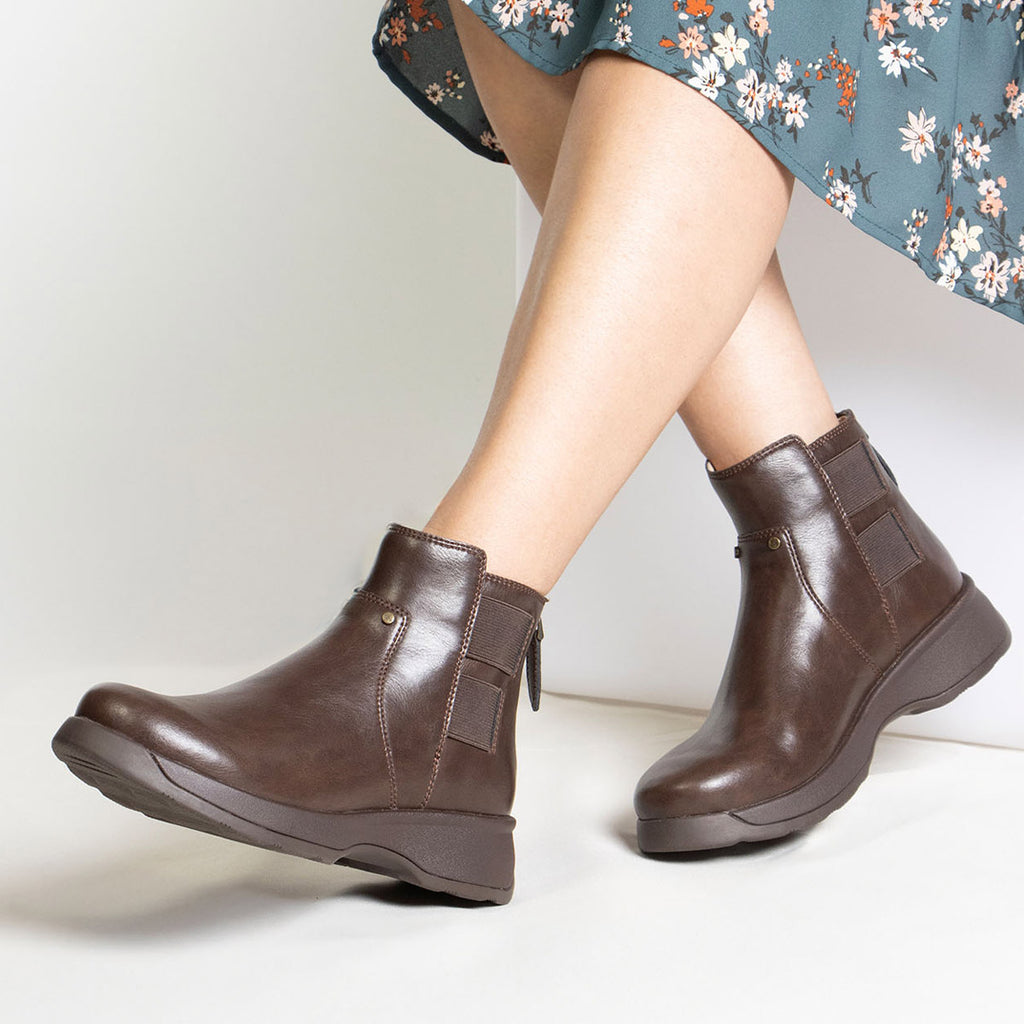 Jordyn Dark Chocolate Boot | Alegria Shoes