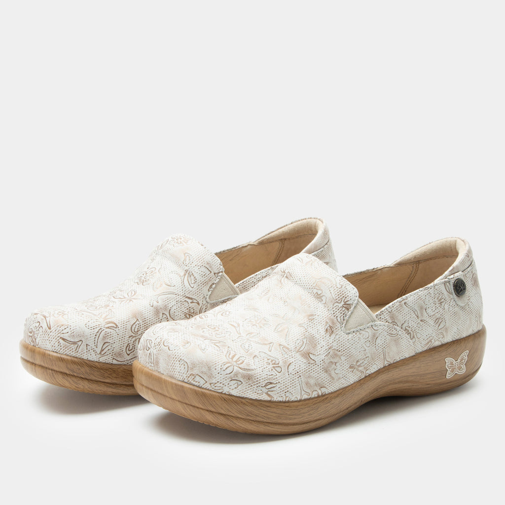 Keli Shabby Chic Professional Shoe on a Career casual outsole| White shoe with a textured leather upper.