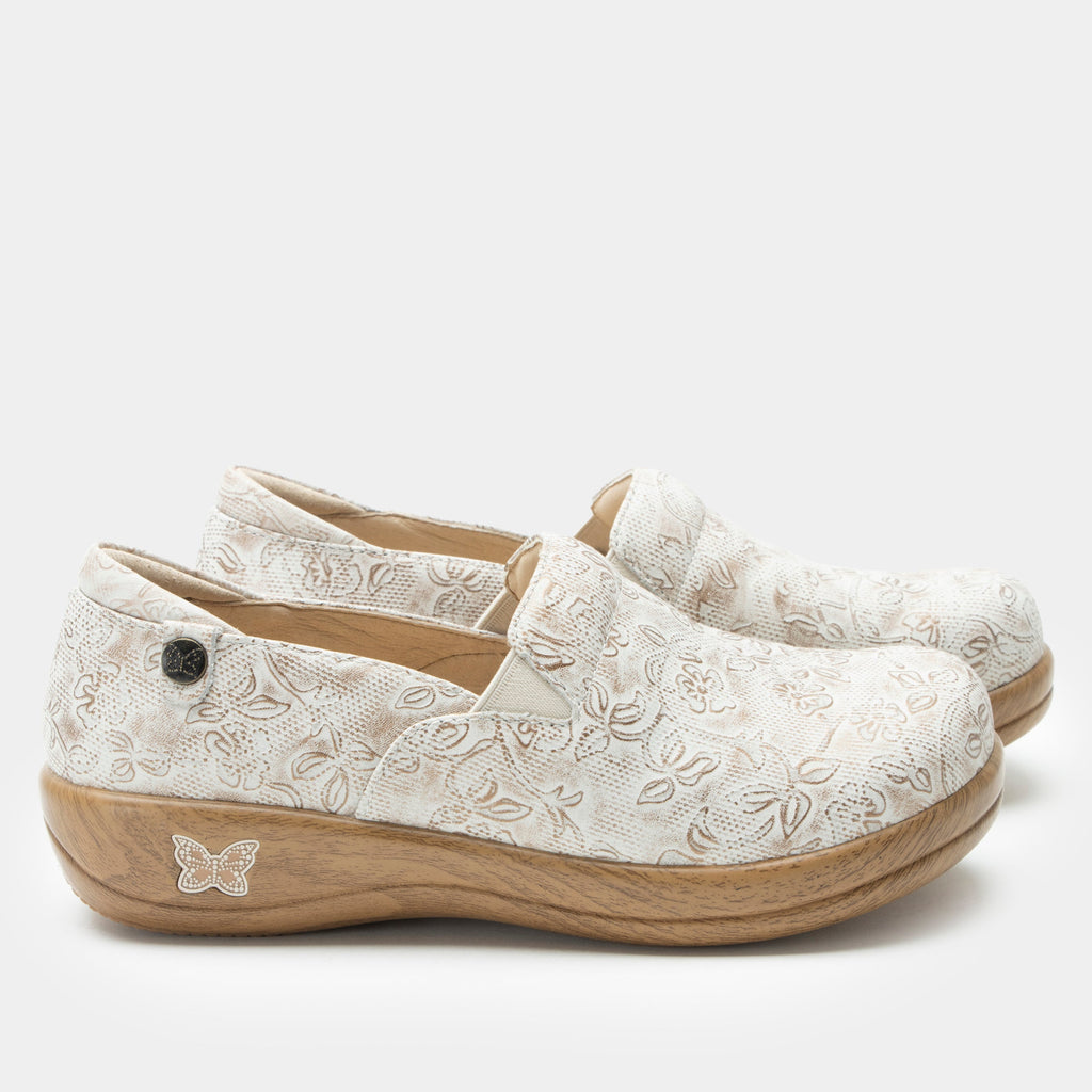 Keli Shabby Chic Professional Shoe on a Career casual outsole| White shoe with a textured leather upper.