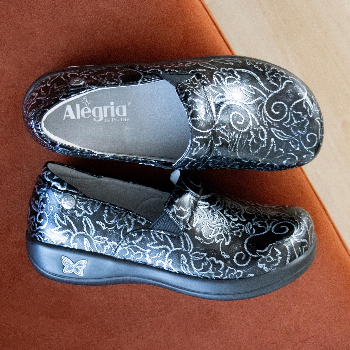 Keli Embroider Me Pewter Shoe | Alegria Shoes