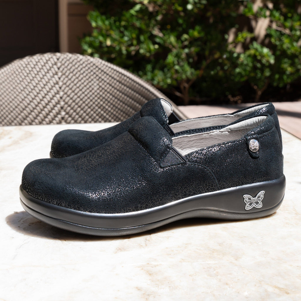 Keli Crackle Black Shoe | Alegria Shoes