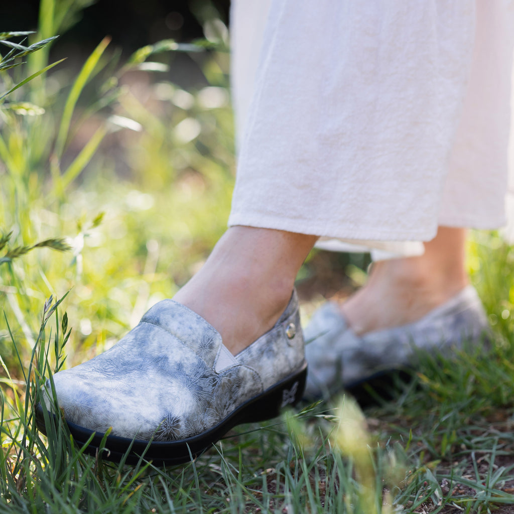 Keli Stellar Silver Shoe | Alegria Shoes