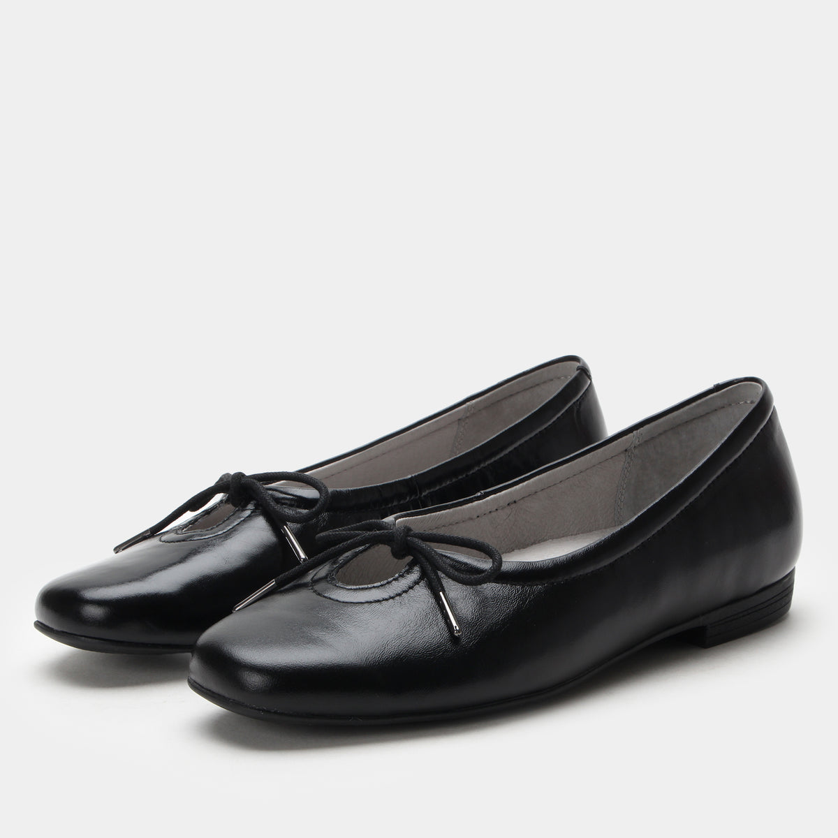 Leilah Black Gloss Shoe | Alegria Shoes