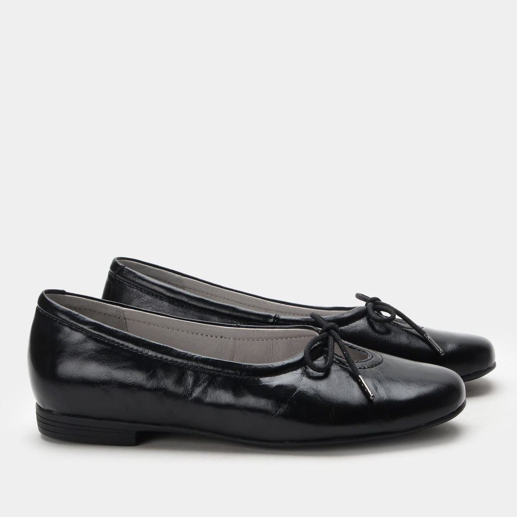 Leilah Black Gloss Shoe | Alegria Shoes