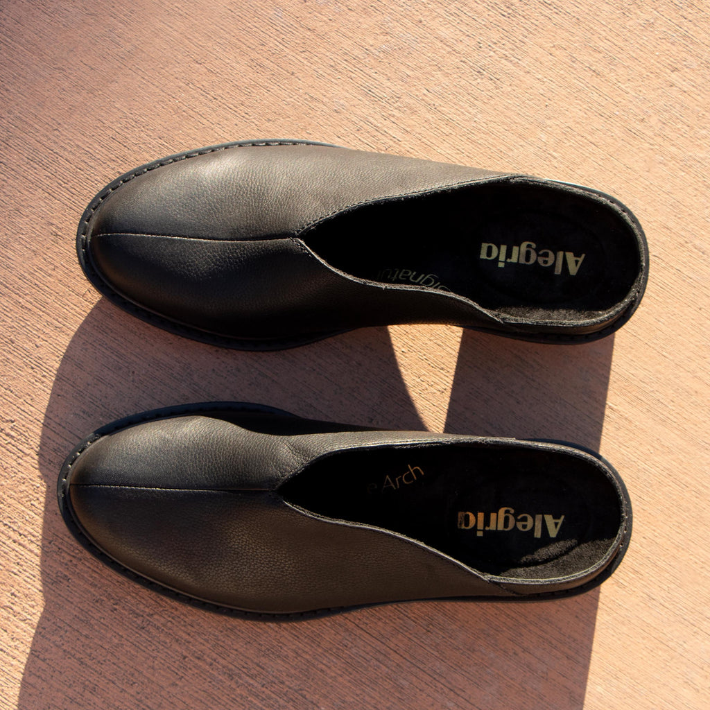 Michy Black Bird Shoe on a Trimform heel outsole| Black leather slip on shoe.