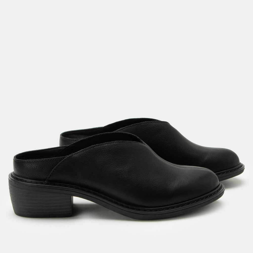 Michy Black Bird Shoe on a Trimform heel outsole| Black leather slip on shoe.