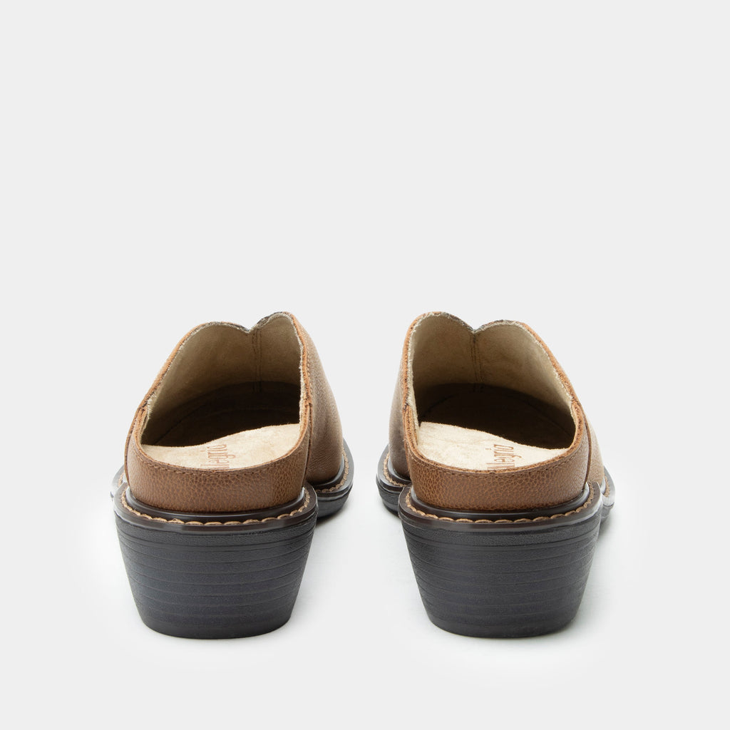 Michy Maple Shoe on a Trimform heel outsole| Tan leather slip on shoe.