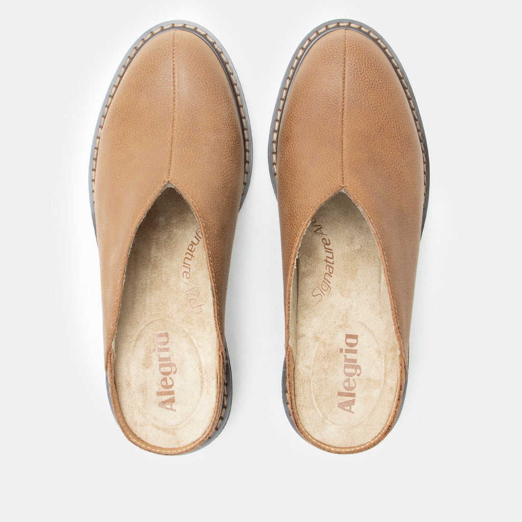 Michy Maple Shoe on a Trimform heel outsole| Tan leather slip on shoe.