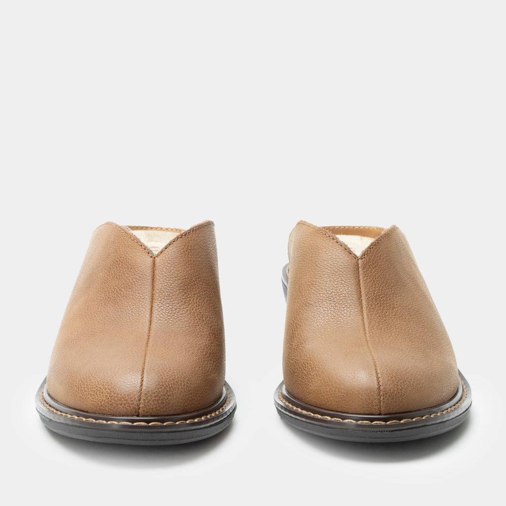 Michy Maple Shoe on a Trimform heel outsole| Tan leather slip on shoe.