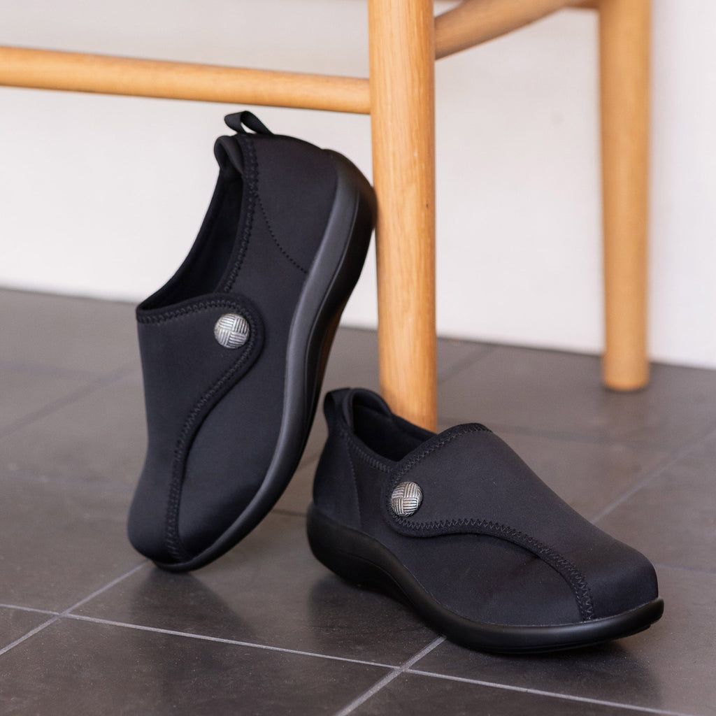 Marilynn Black Shoe | Alegria Shoes